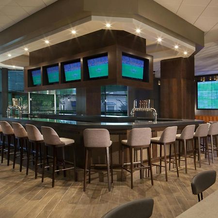 Sheraton Arlington Hotel Екстер'єр фото
